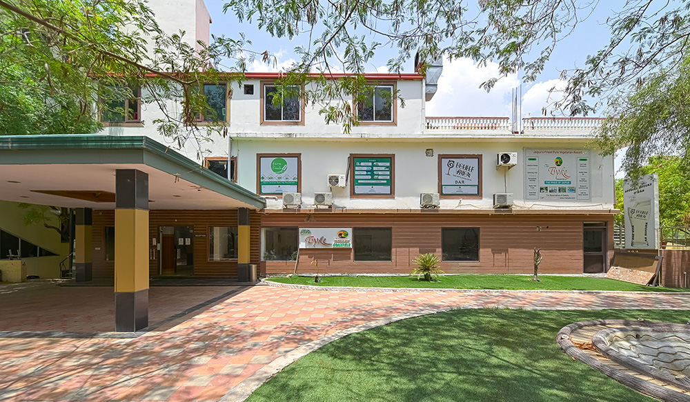 the-byke-grassfield-resort-jaipur-01.jpg