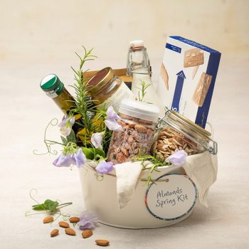 Looking for the Perfect Wedding Favour? Why Almonds are the Ideal Gift for Your Guests