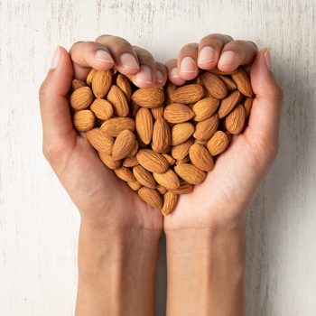 Why Every Bride and Groom Should Include a Handful of California Almonds in their Diet