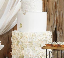 Blake Lively and Ryan Reynolds' Martha Stewart-styled wedding: From the  glitter-dusted flowers to the (many) cakes