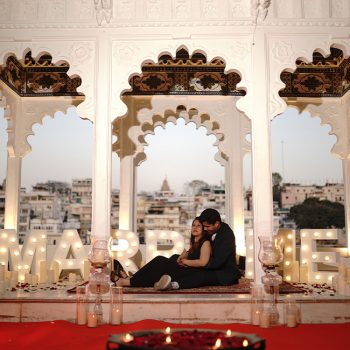 This wedding proposal was a heady mix of old-school grandeur and new-age romance!
