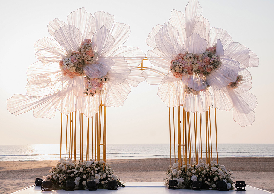 From the joy of the disco to the romance of candlelight, this wedding saw it all From the joy of the disco to the romance of candlelight, this wedding saw it all