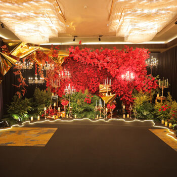 Raising the glamour levels high with every event, this wedding in Bangkok brimmed with opulent florals and jewel tones