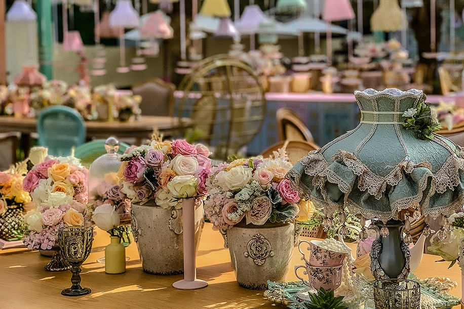 With pastel blooms, pink teacups and vases, the decor at this mehendi  infused the venue with elegance and an old-world charm