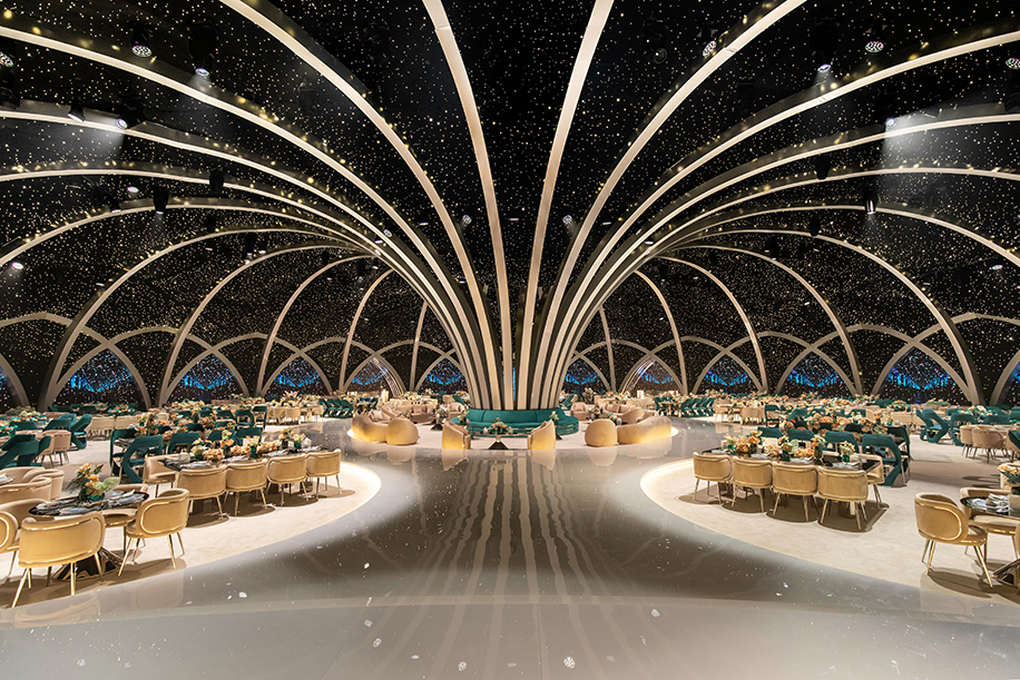 Stars descended to earth at this celestially-inspired wedding celebration that’ll take your breath away!