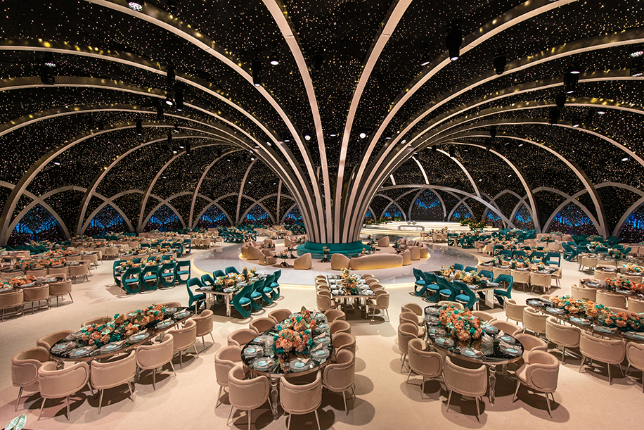 Stars descended to earth at this celestially-inspired wedding celebration that’ll take your breath away!