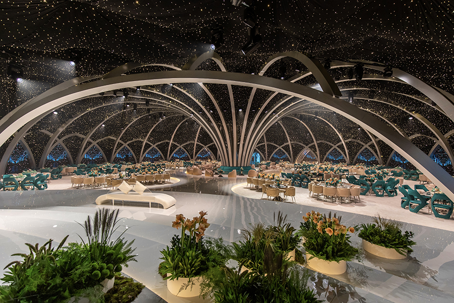 Stars descended to earth at this celestially-inspired wedding celebration that’ll take your breath away!