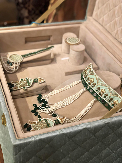 Antique Gold Bridal Trousseau Box – Viah Waale