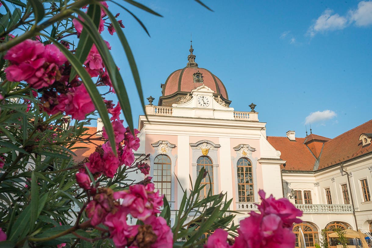 Discover the Allure of Hungary for a romantic escape!