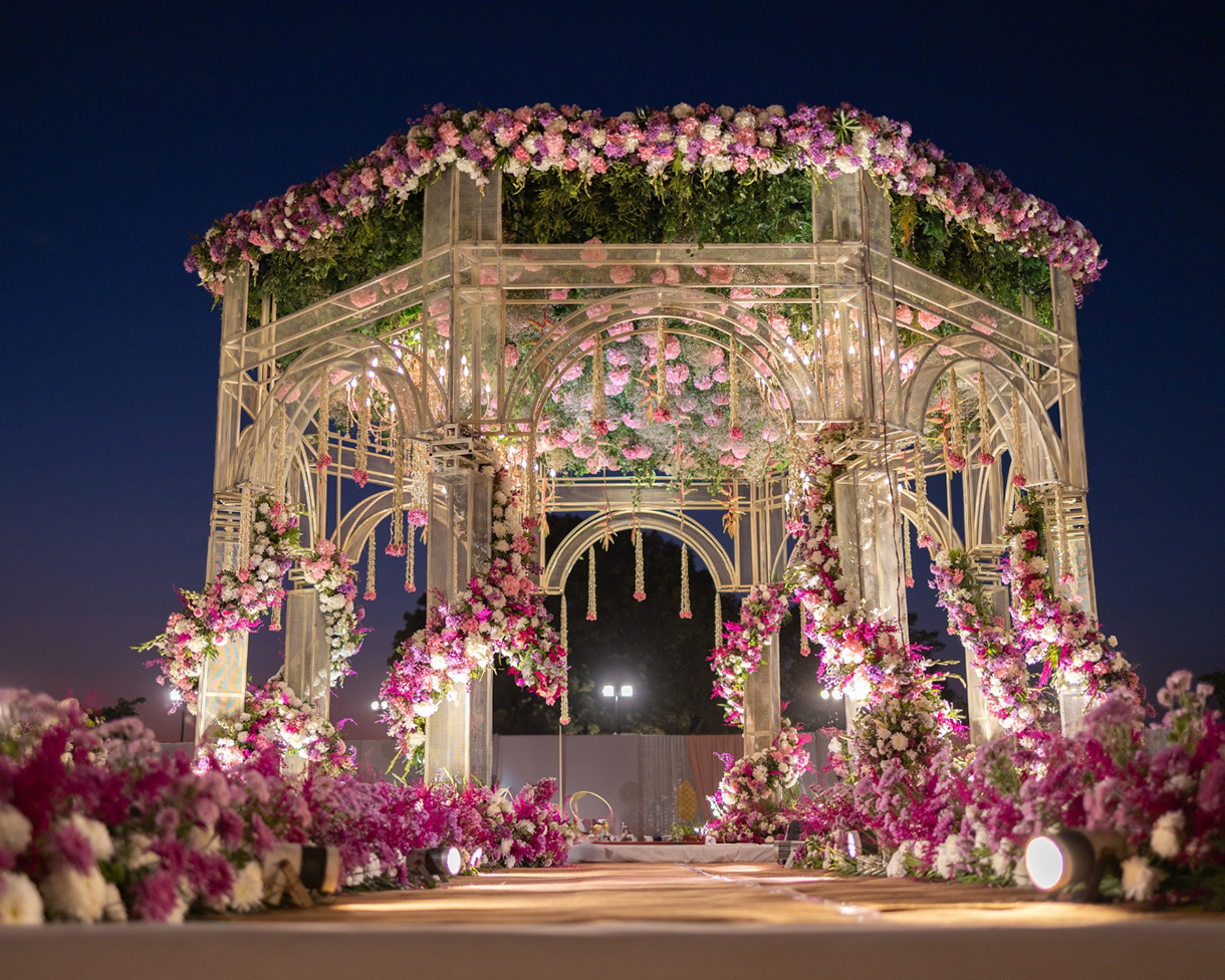 Tanisha and Dev - Decor - Showman Events