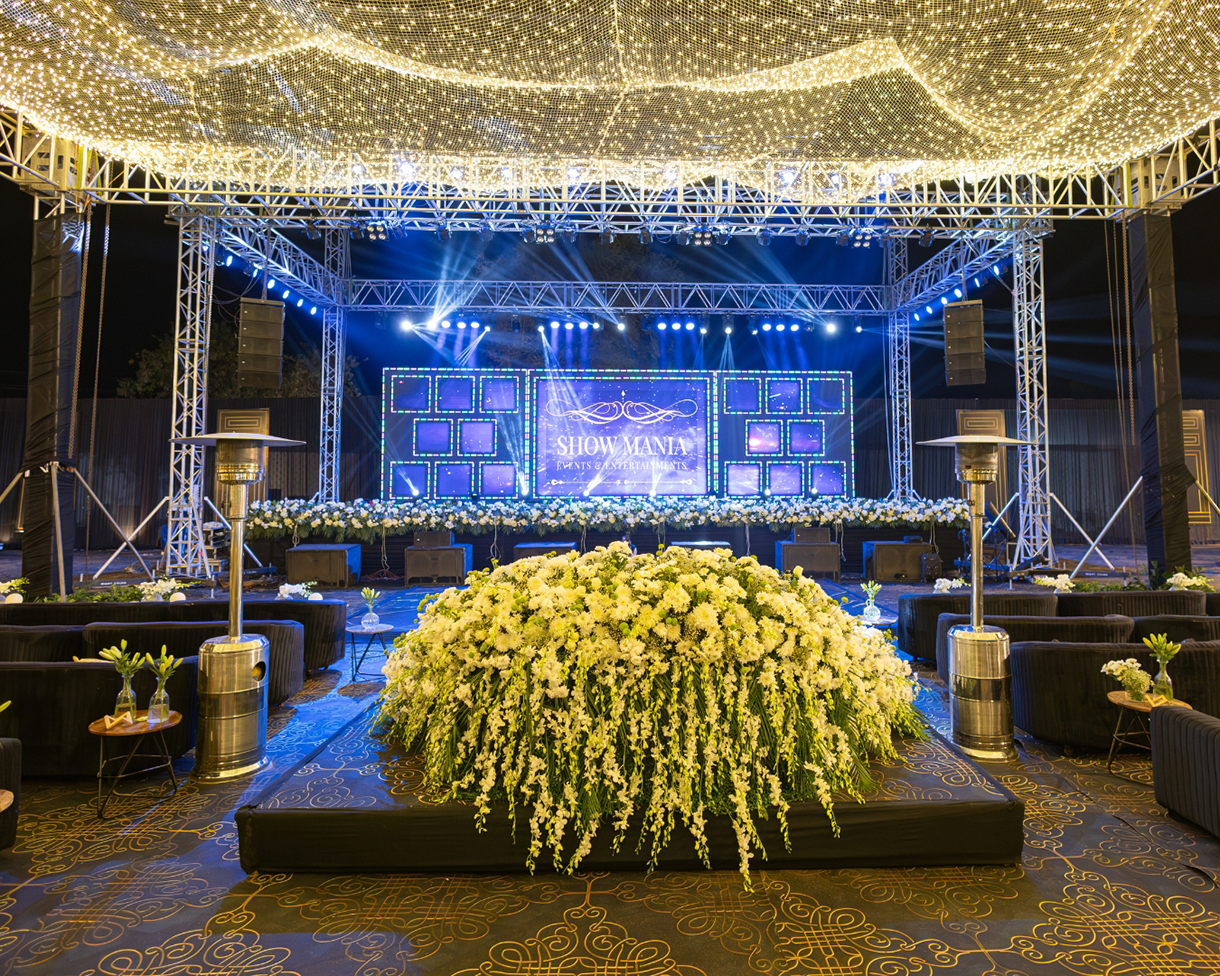 Tanisha and Dev - Decor - Showman Events