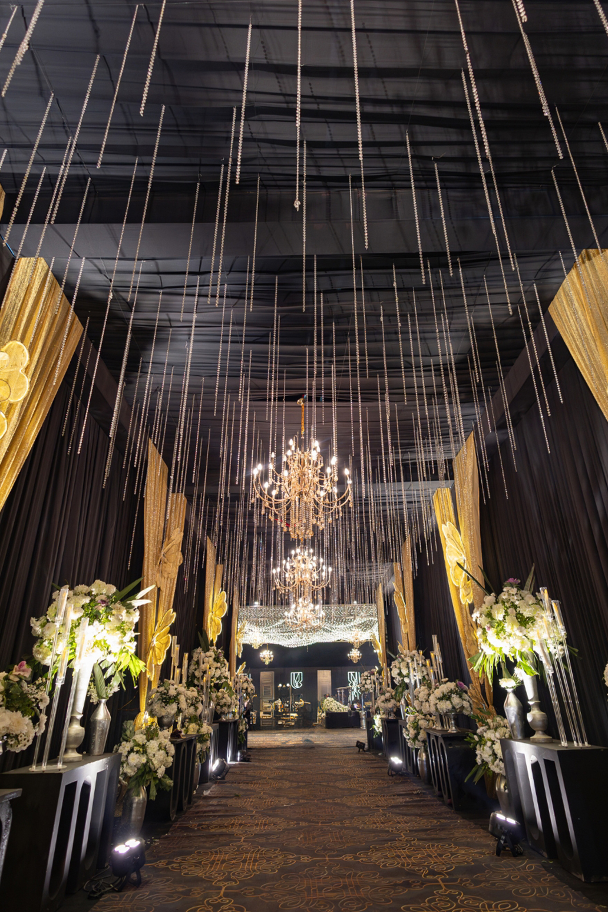 Tanisha and Dev - Decor - Showman Events