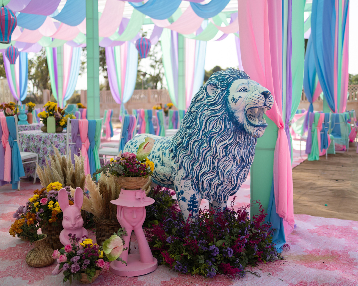 Tanisha and Dev - Decor - Showman Events