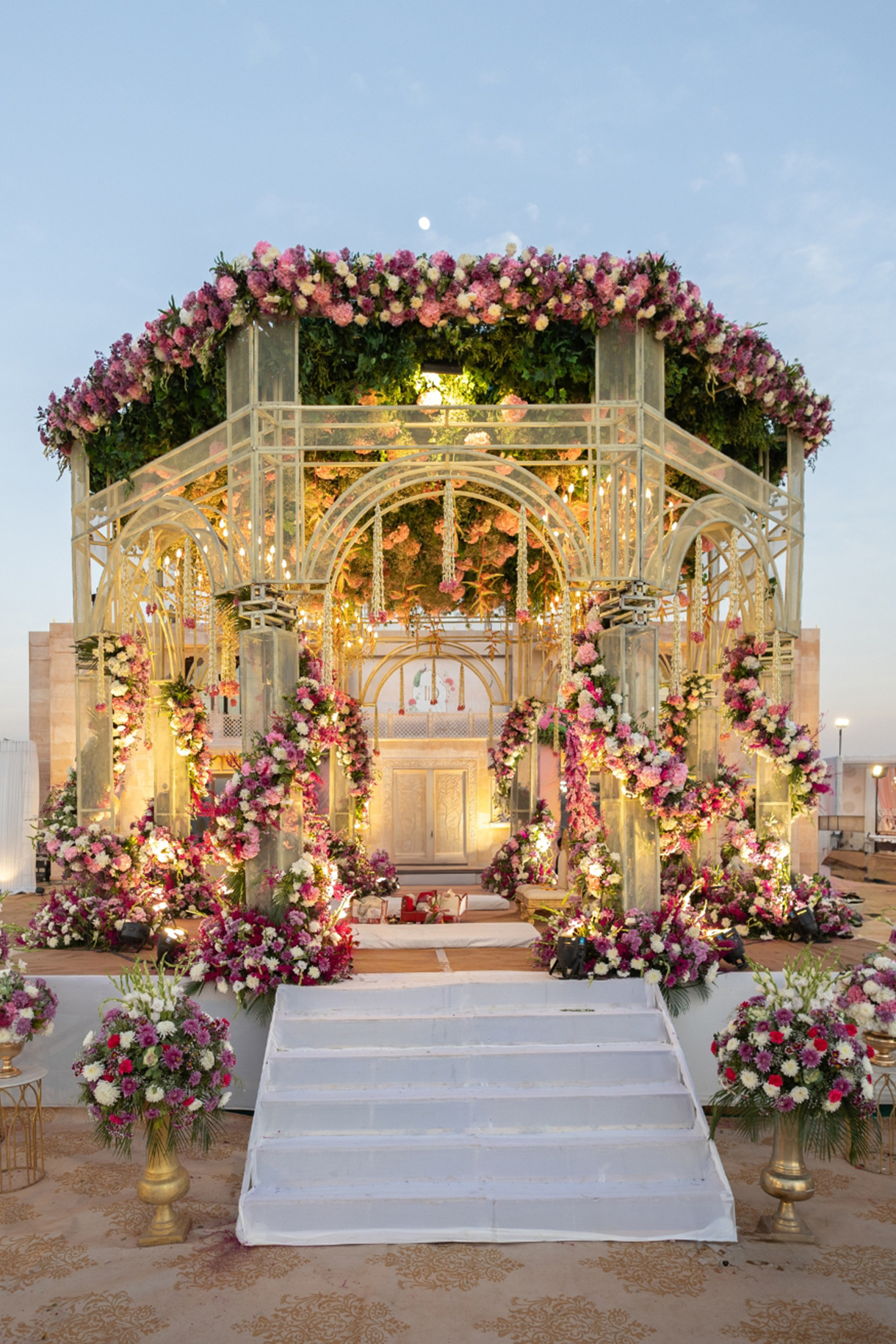 Tanisha and Dev - Decor - Showman Events