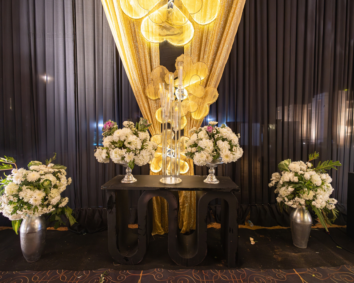 Tanisha and Dev - Decor - Showman Events