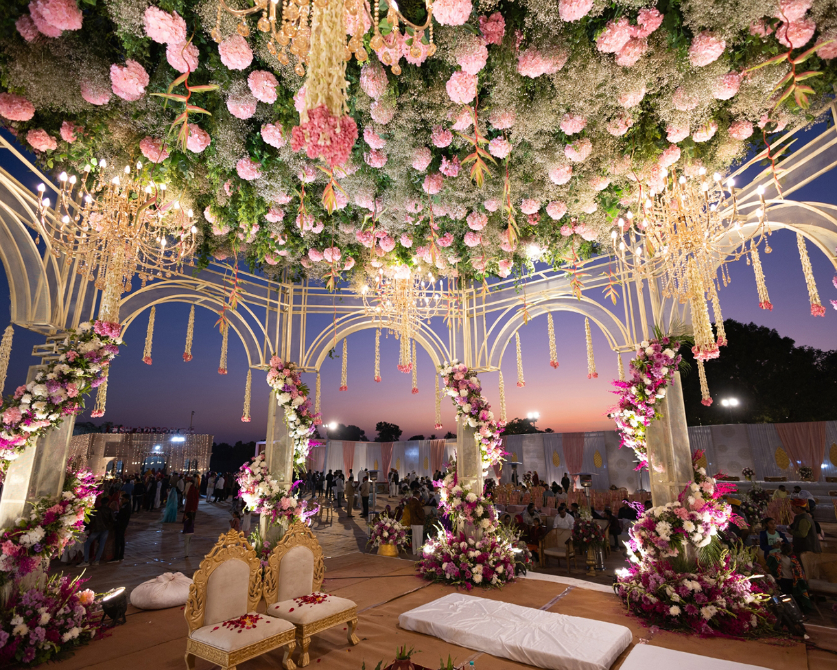 Tanisha and Dev - Decor - Showman Events