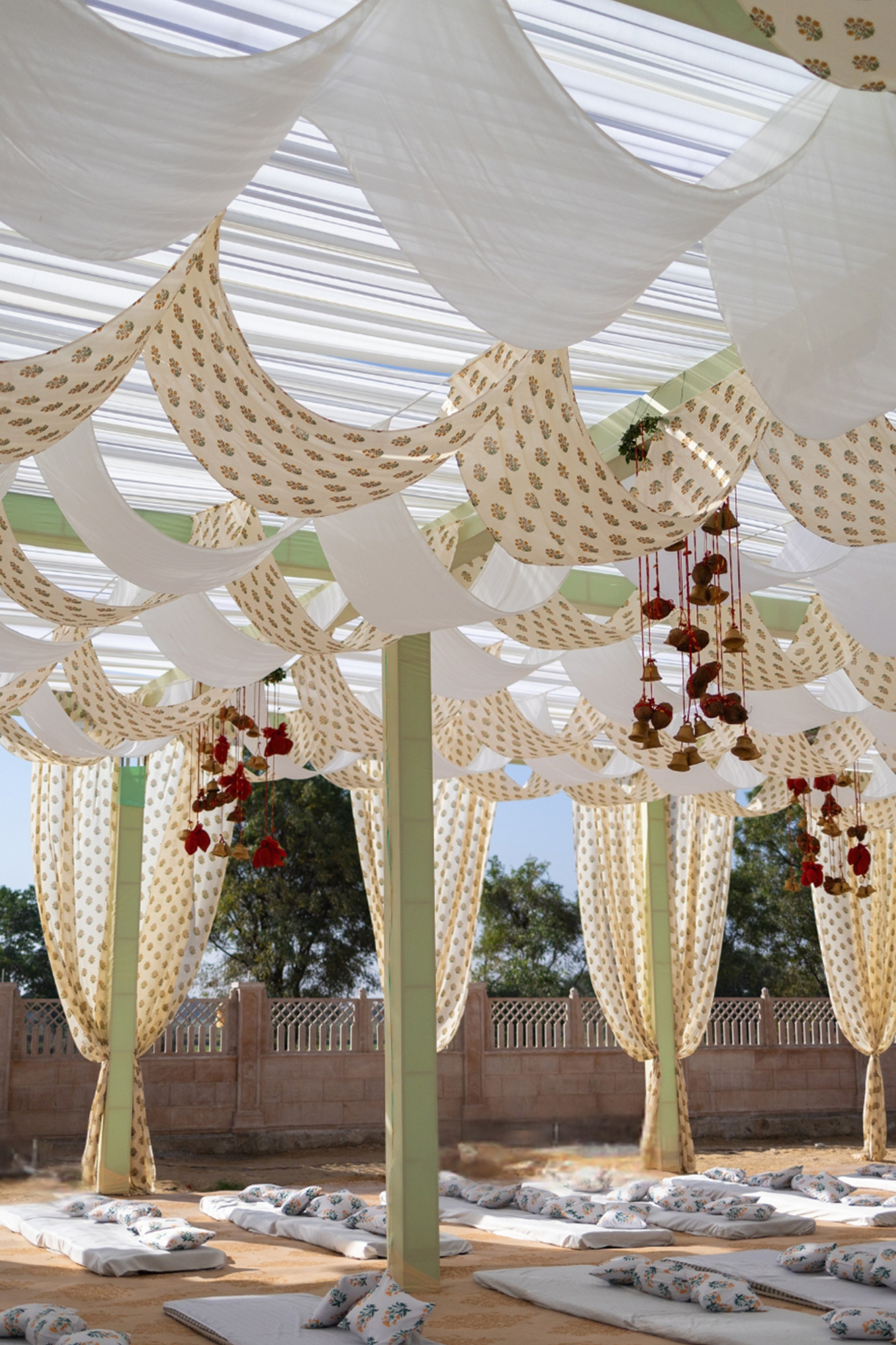 Tanisha and Dev - Decor - Showman Eventsi