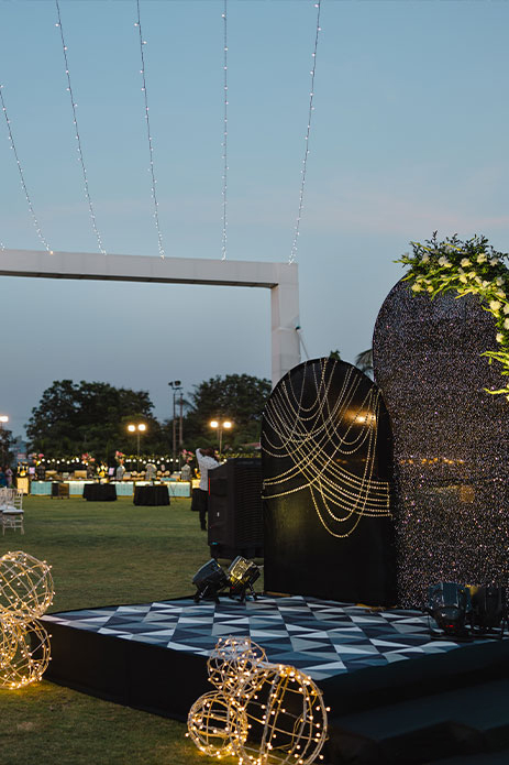 This dreamy Surat Engagement was the perfect blend of drama, romance, and elegance