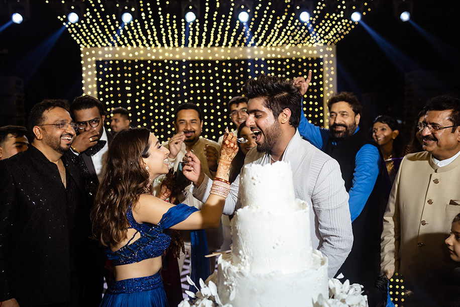 This dreamy Surat Engagement was the perfect blend of drama, romance, and elegance