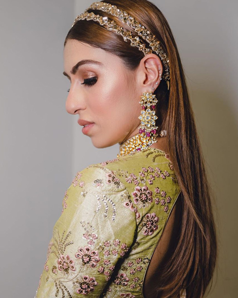 15 Statement Accessories To Glam Up Your Simple Bridal Hairstyles   WeddingBazaar