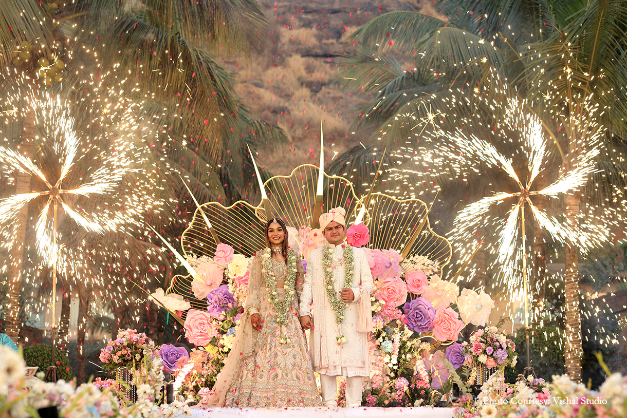 Bhakti and Vishnu, Lonavala