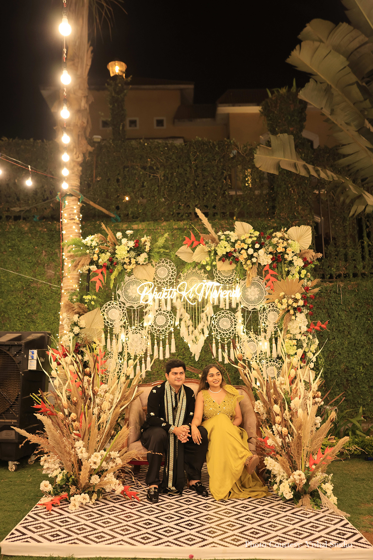 Bhakti and Vishnu, Lonavala