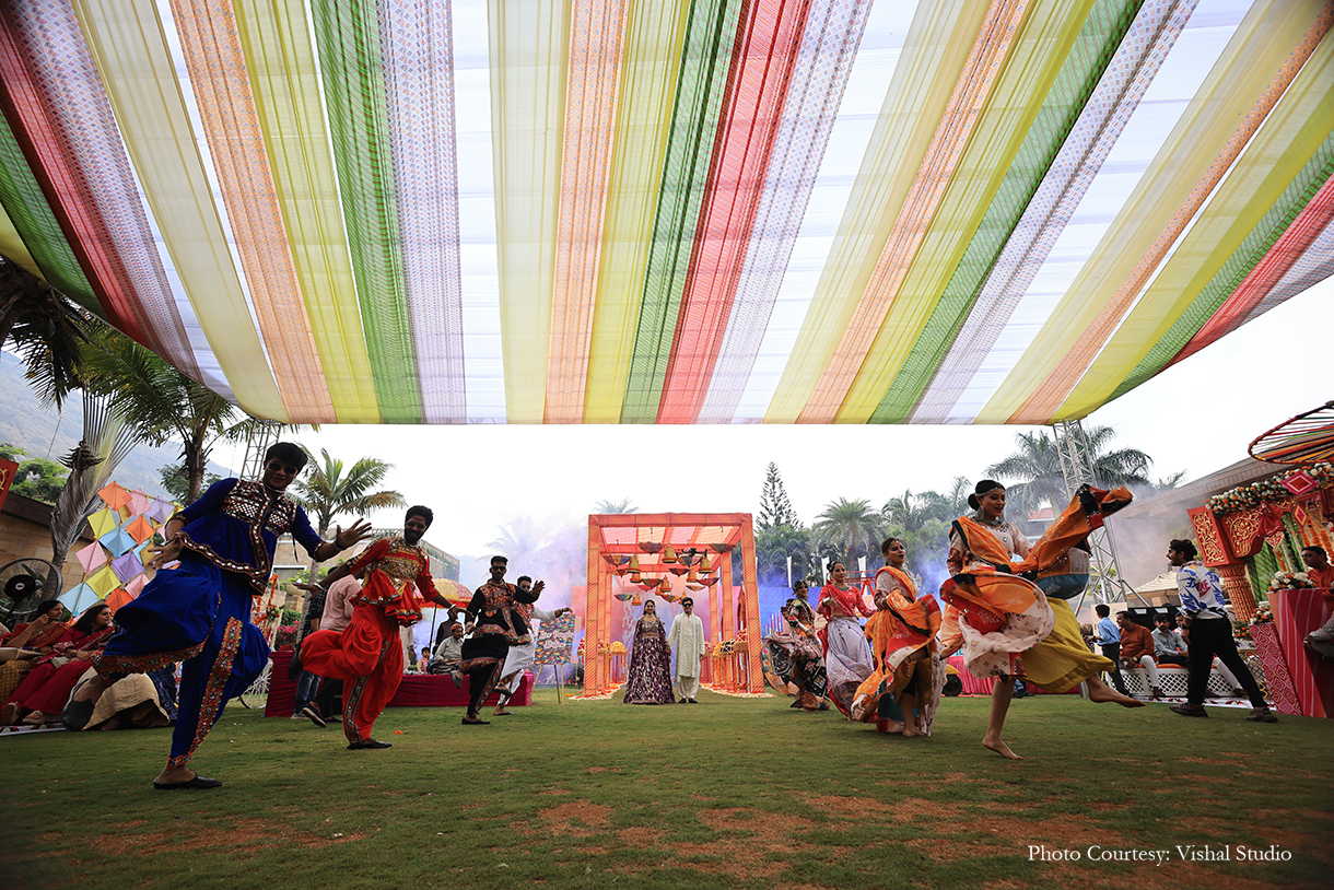Bhakti and Vishnu, Lonavala