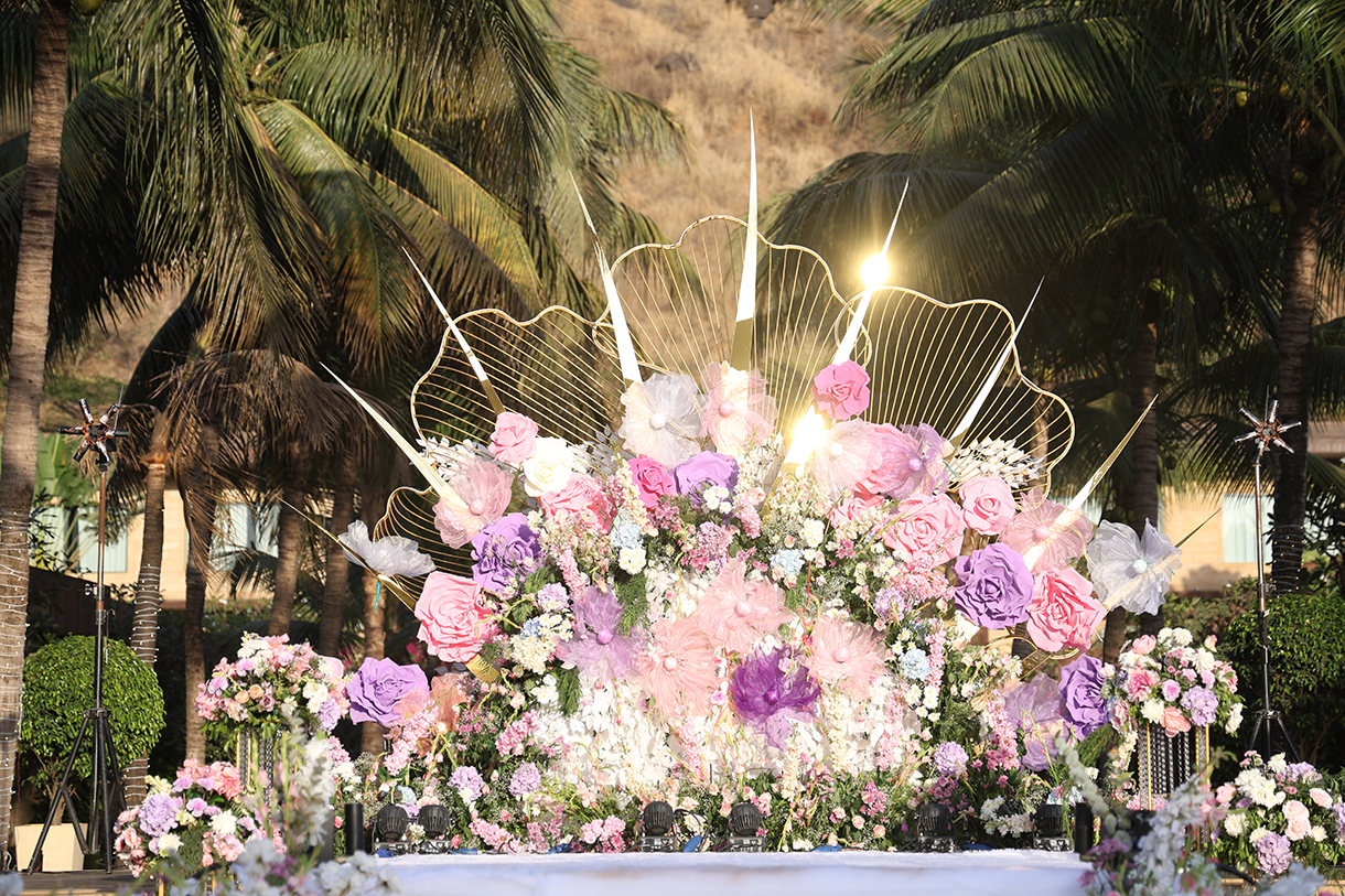 Bhakti and Vishnu, Lonavala
