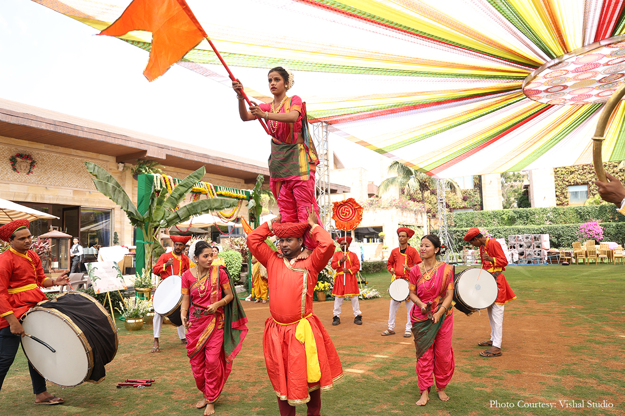 Bhakti and Vishnu, Lonavala