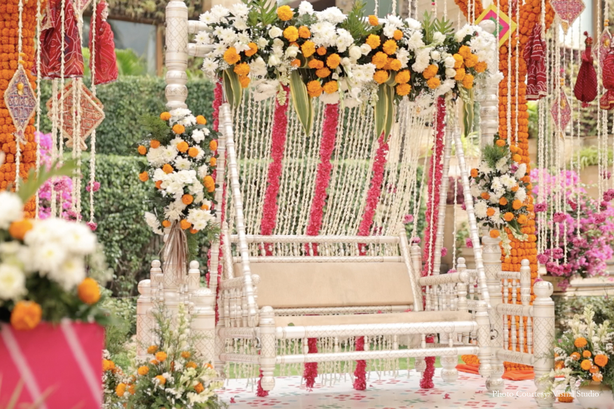 Bhakti and Vishnu, Lonavala