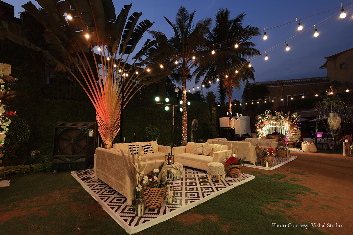 Bhakti and Vishnu, Lonavala