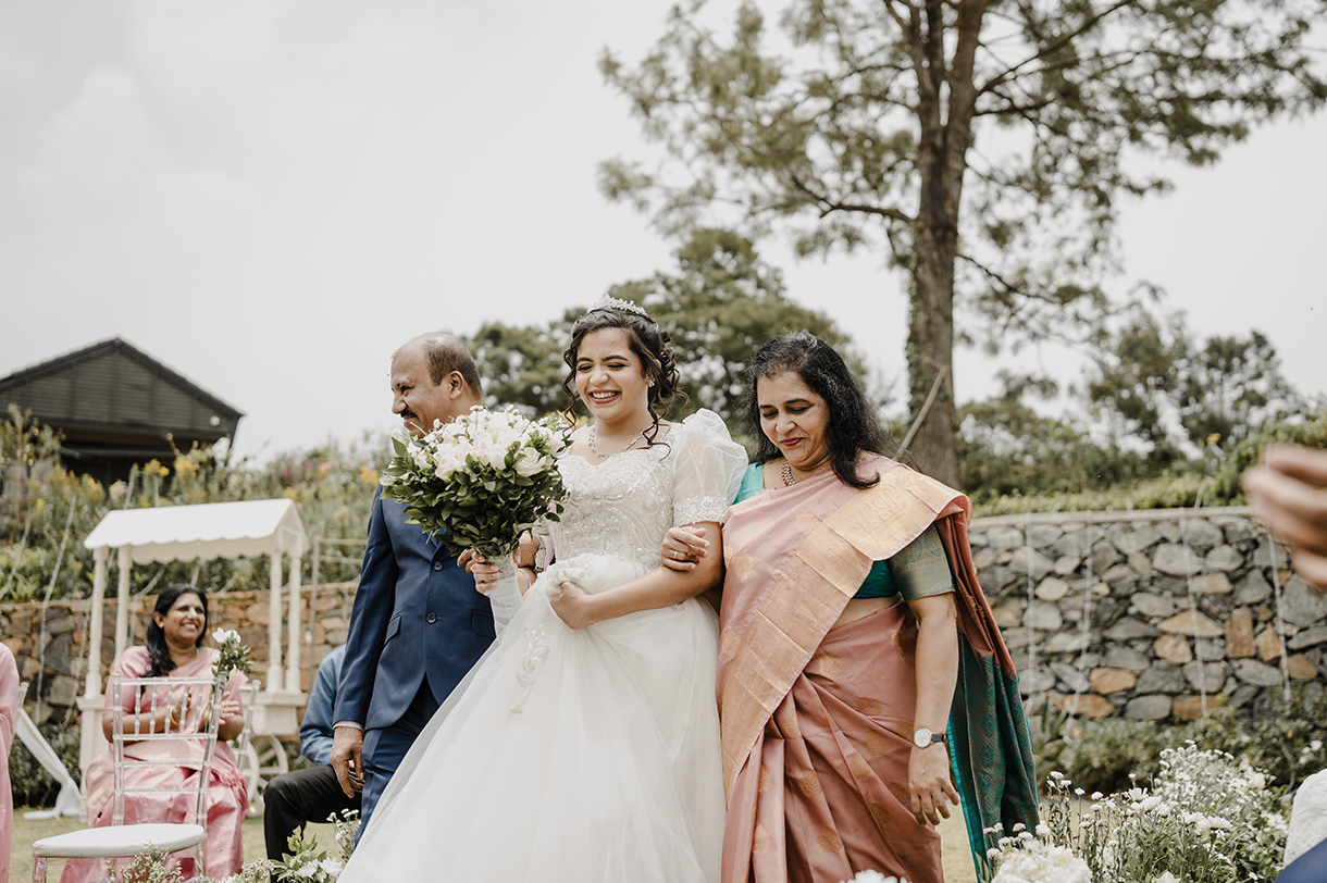 Dinah and Adil, Ayatana, Ooty