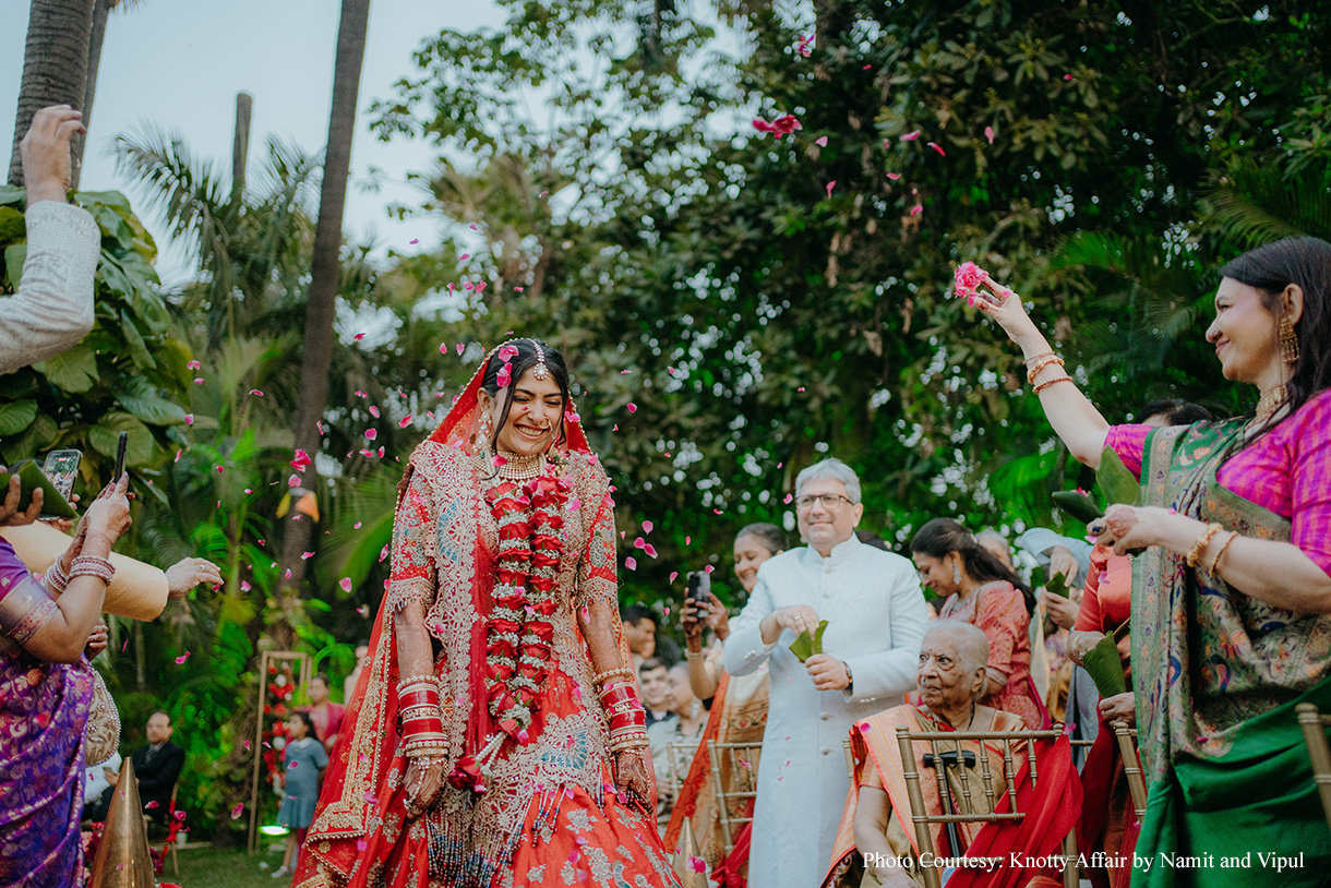 Jushti and Shanav, Mumbai