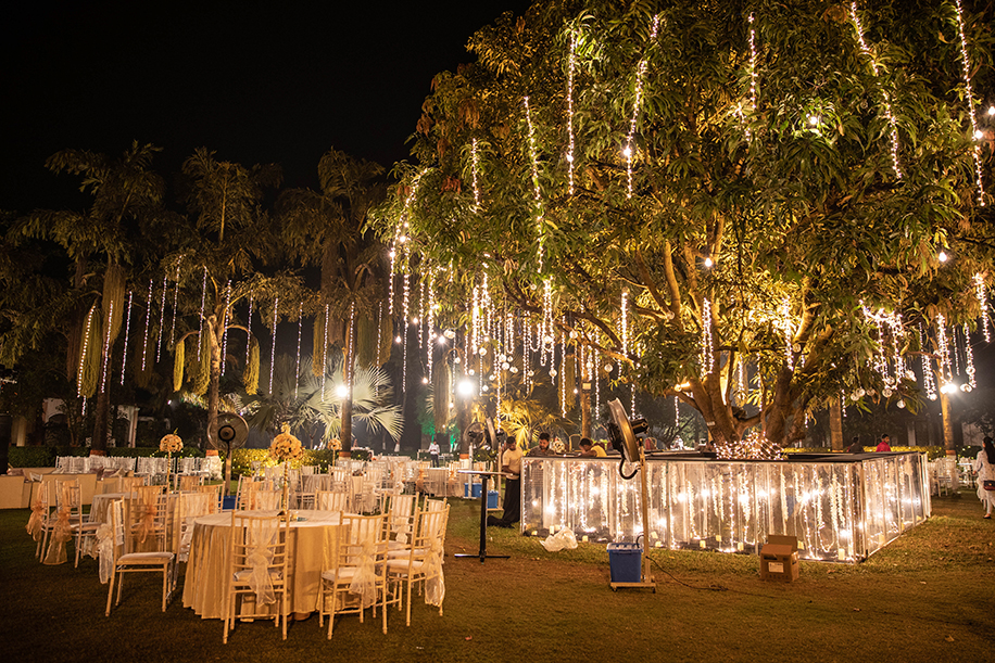 Sameeksha Madan and Tanmay Arora, Radisson Blu Resort & Spa, Alibaug