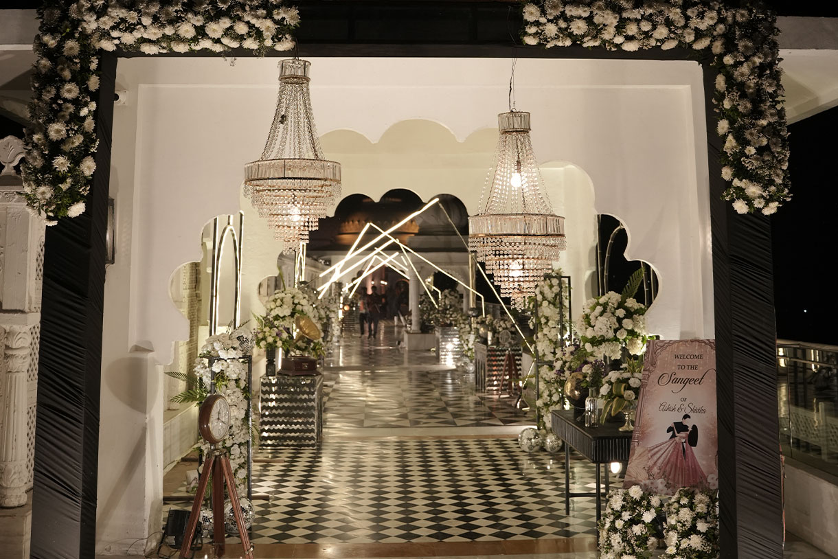 Shivika and Ashish, Radisson Blu Palace Resort & Spa, Udaipur