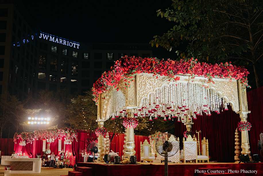 Surbhi Garg and Nimish Gupta, JW Marriott Sahar, Mumbai